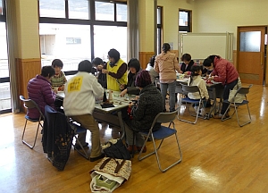 150208 （レポート）体験教室:播州織のブローチ･コサージュ作り