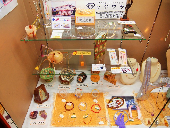 http://www.k-denku.com/blog/img/2015-3shoukeisu%20jewelry%20fujiwara%202.JPG