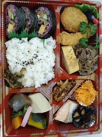 221002バスツアー　黒っ娘おばんざい弁当.JPG